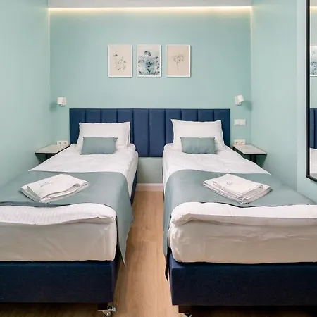 Jess Rondo Charles De Gaulle * Warsaw