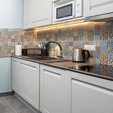 Jess Rondo Charles De Gaulle *