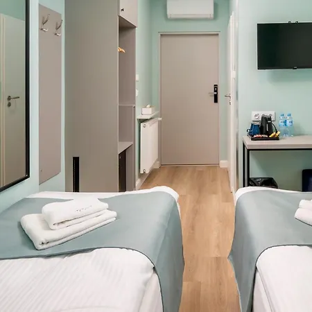 Hostel Jess Rondo Charles De Gaulle Warszawa