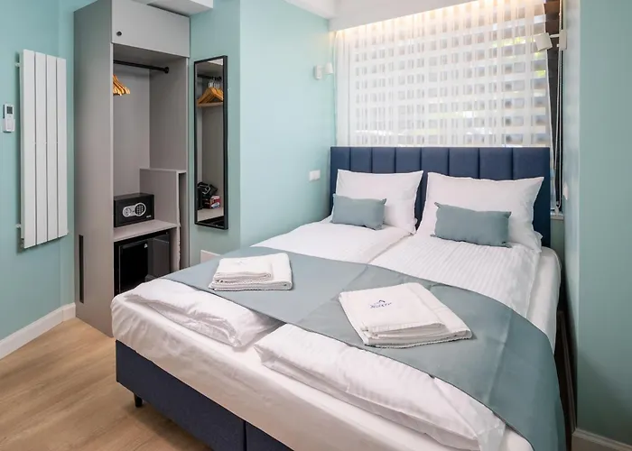 Jess Rondo Charles De Gaulle Albergue *